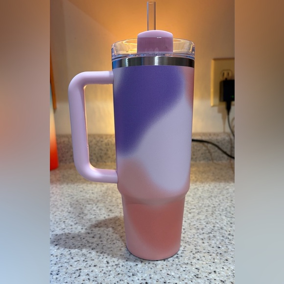 Stanley Quencher 30oz tumbler - Picture 2 of 5